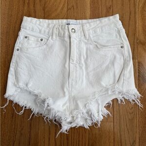 ZARA High-Rise Frayed Denim Shorts (White Wash)